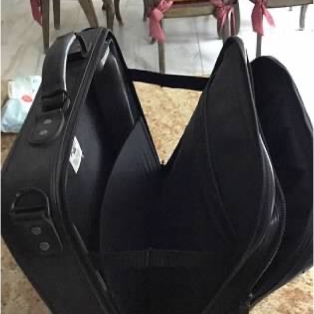14” high, 16” wide  6” deep

Many compartments
Padded handle doe shoulder strap - Picture 2 of 4